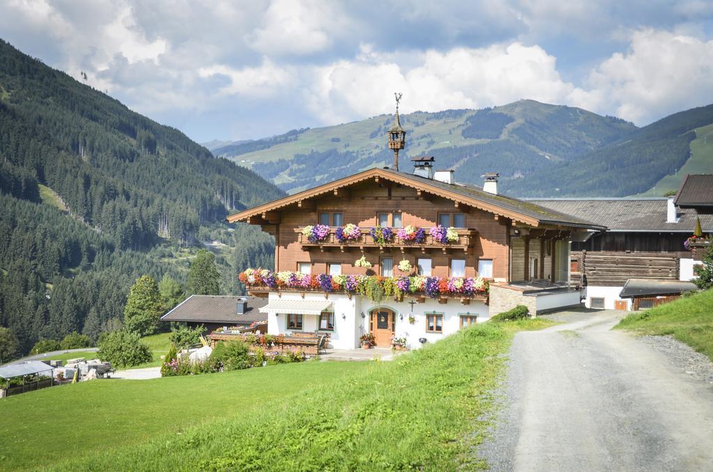 Bed and Breakfast Ferienhof Wolflbauer Saalbach-Hinterglemm Exteriér fotografie